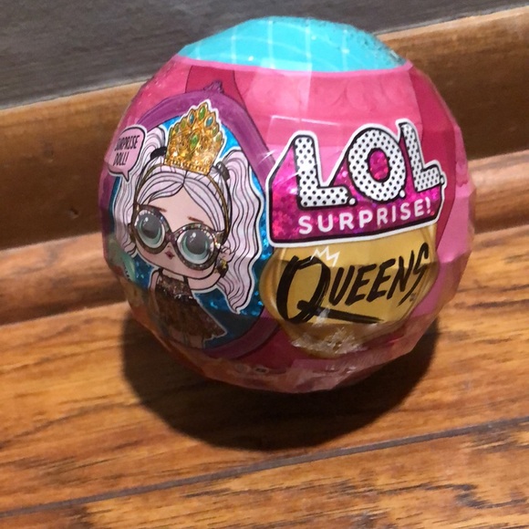 LOL SURPRISE BALL 1 SET! FOR A GIRL WHO LOVES LOL SURPRISES! SMOKE FREE HOME - Picture 2 of 4